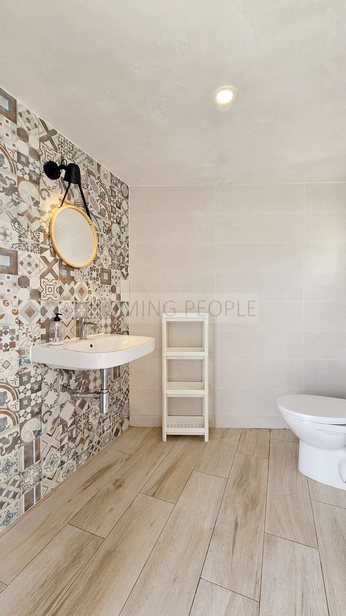 4 bedroom Villa for rent in Jete with pool garage - € 3,500 (Ref: 9780219)