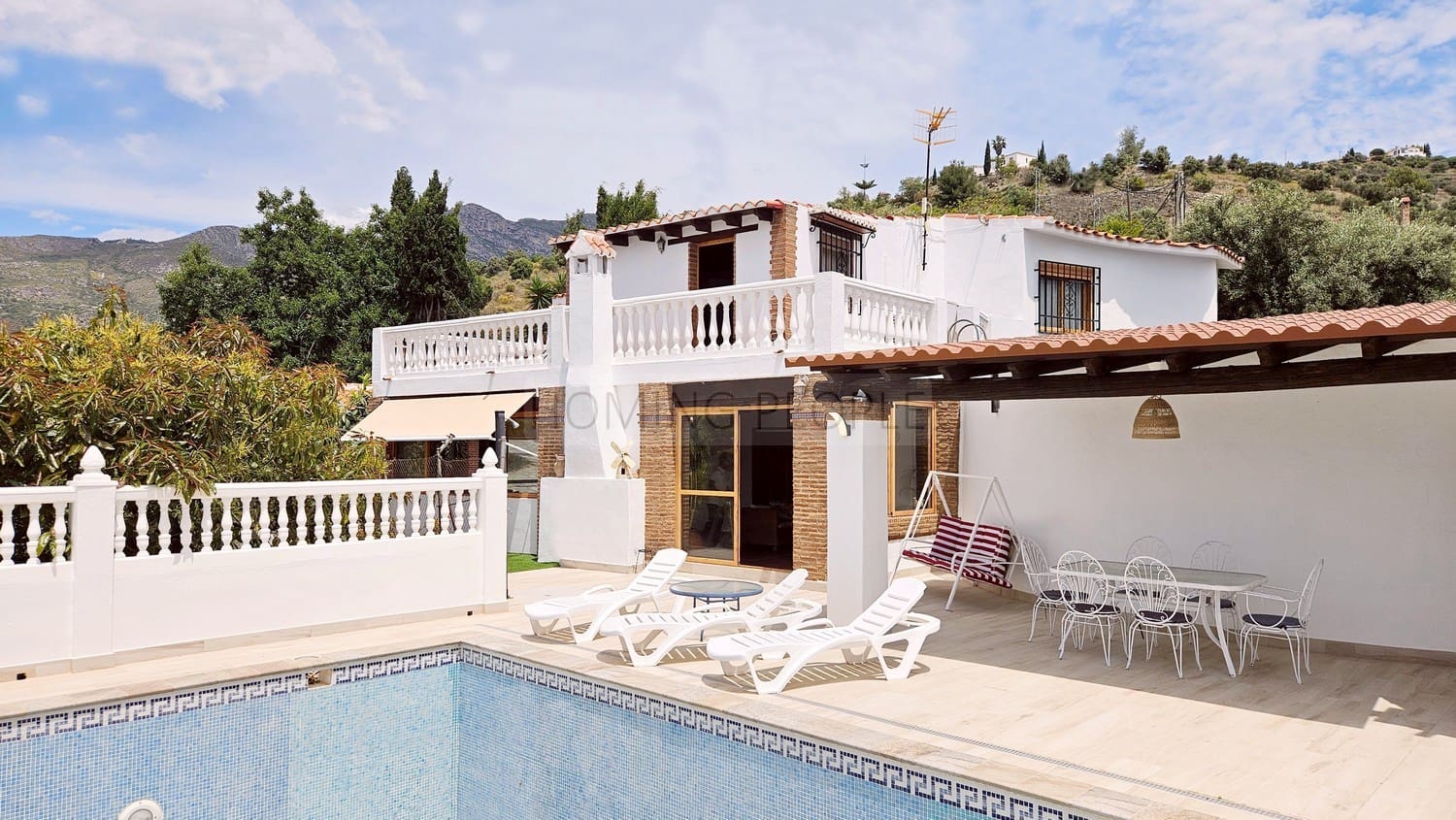 4 bedroom Villa for rent in Jete with pool garage - € 3,500 (Ref: 9780219)