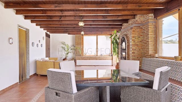 Villa/Maison de 4 chambres à louer à Jete avec piscine garage - 3 000 € (Ref: 9780219)