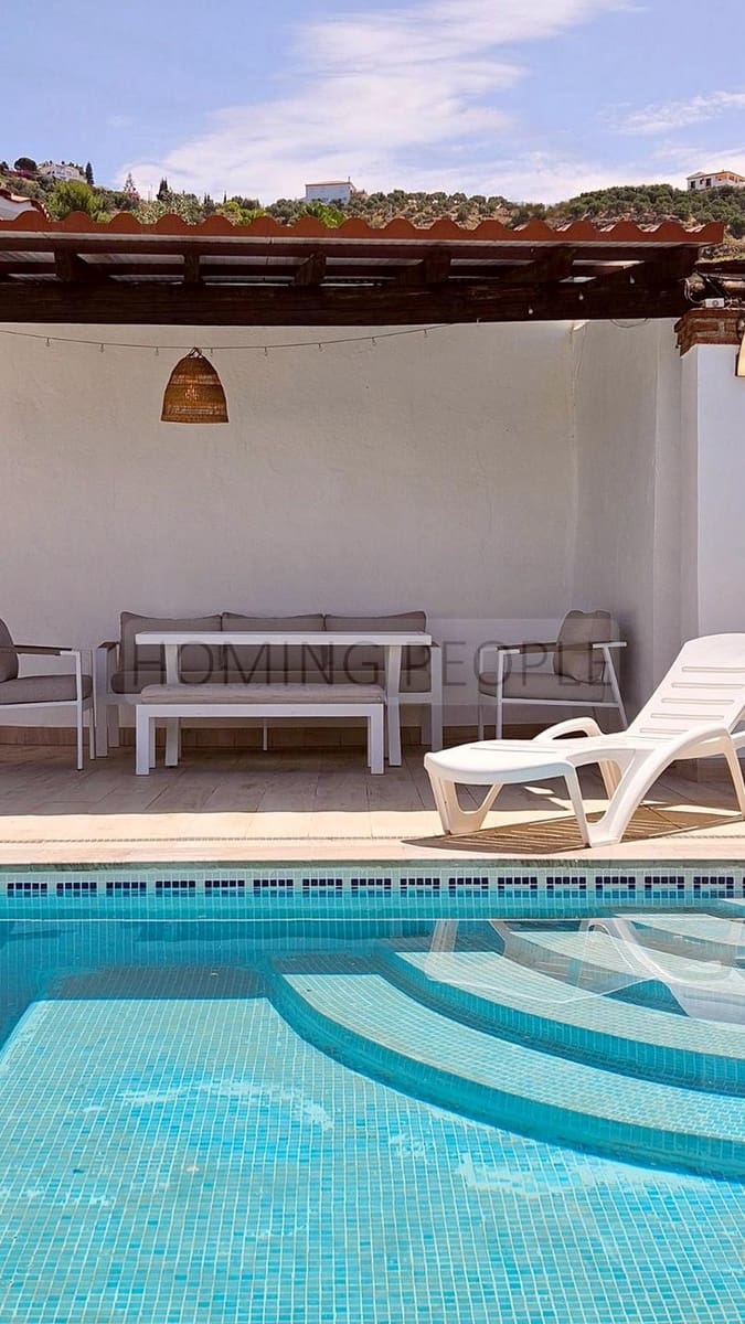 4 soveværelse Villa til leje i Jete med swimmingpool garage - € 2.500 (Ref: 9780219)