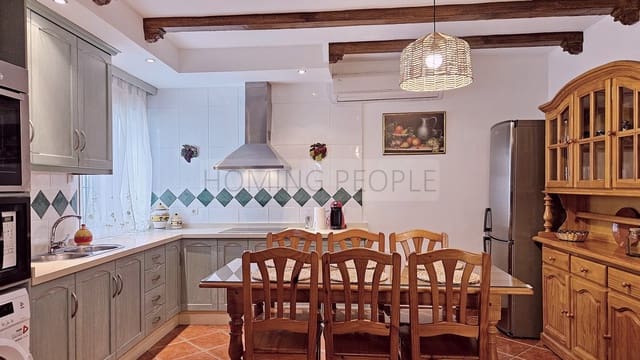 4 Zimmer Villa zu vermieten in Jete mit Pool Garage - 3.000 € (Ref: 9780219)