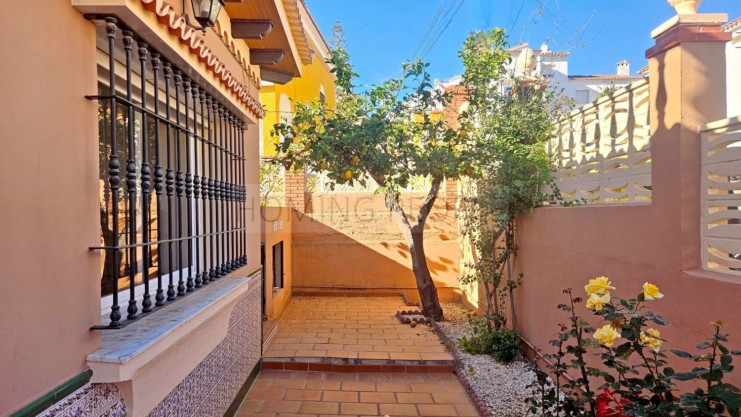 5 bedroom Villa for rent in Rincon de la Victoria with pool garage - € 3,500 (Ref: 9787025)