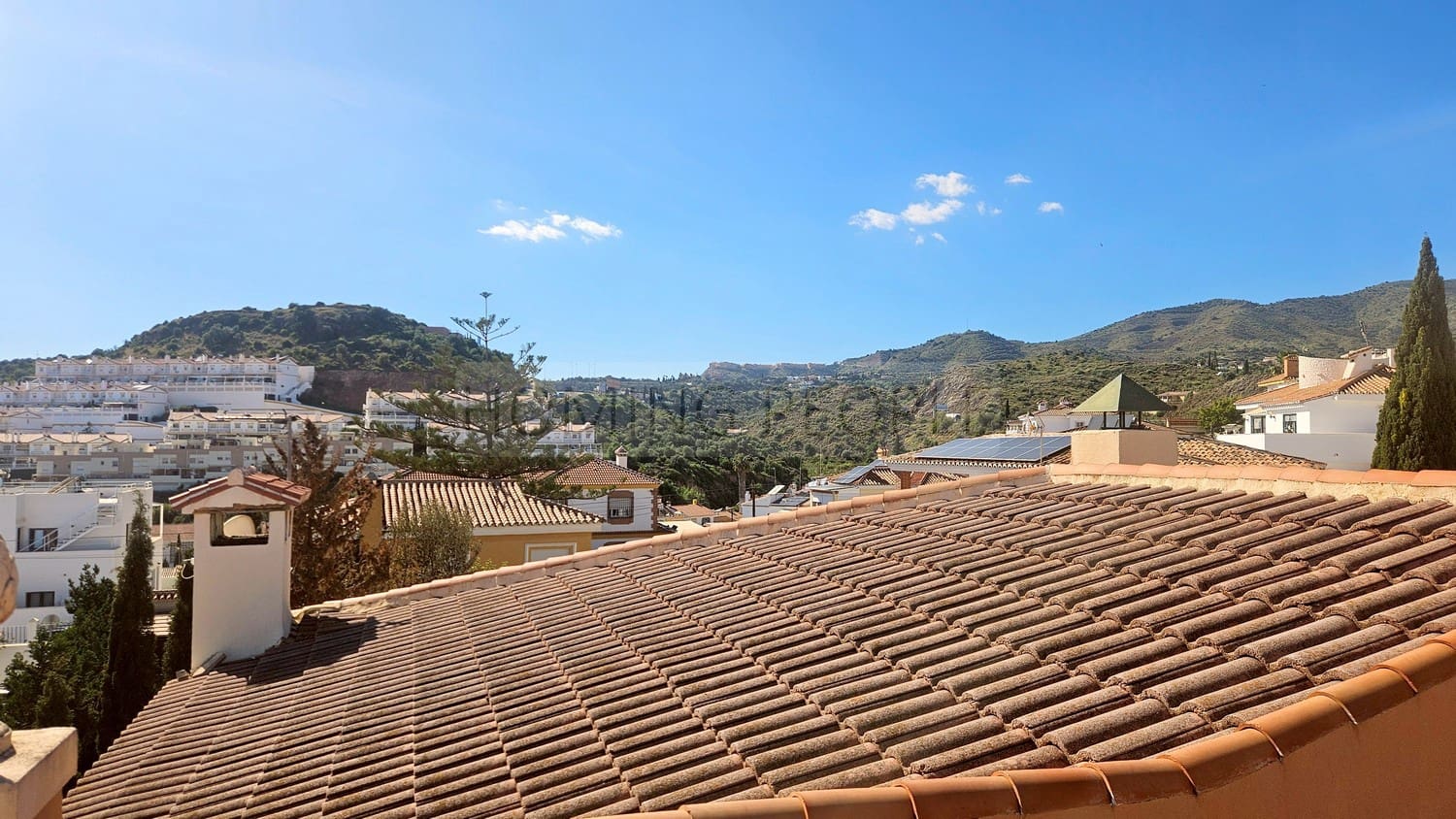 5 bedroom Villa for rent in Rincon de la Victoria with pool garage - € 3,500 (Ref: 9787025)