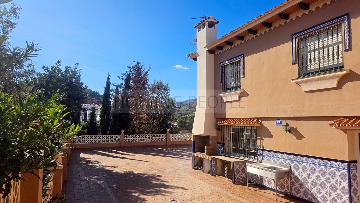 5 bedroom Villa for rent in Rincon de la Victoria with pool garage - € 3,500 (Ref: 9787025)