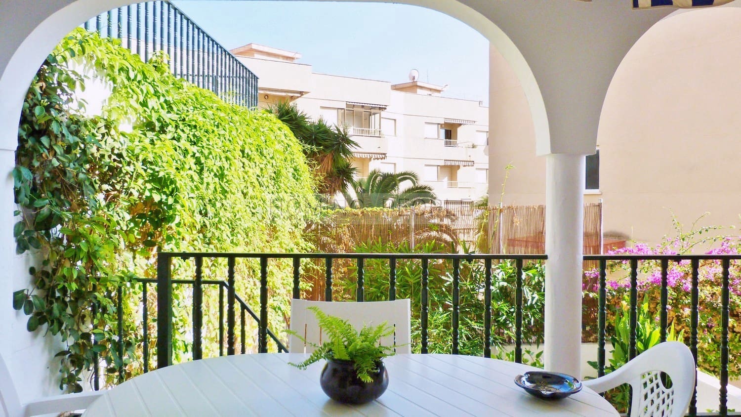 2 soveværelse Lejlighed til leje i La Herradura - € 900 (Ref: 9807764)