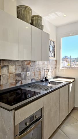 2 soverom Penthouse til leie i Centro Historico, Málaga by - € 3 300 (Ref: 9877991)