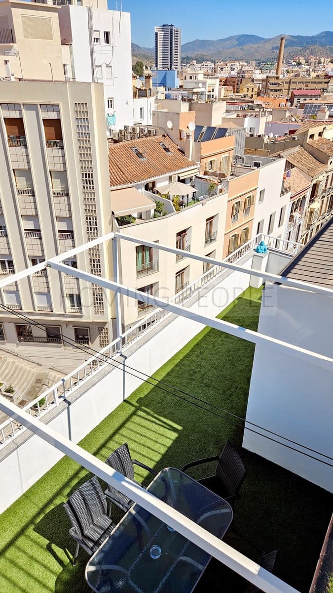 2 Zimmer Penthouse zu vermieten in Malaga Stadt - 3.300 € (Ref: 9877991)