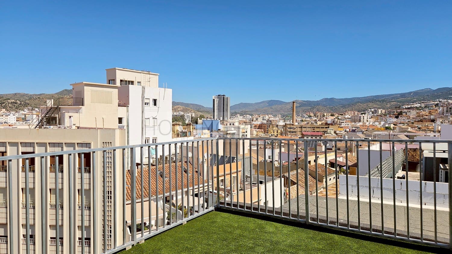 2 Zimmer Penthouse zu vermieten in Malaga Stadt - 3.300 € (Ref: 9877991)