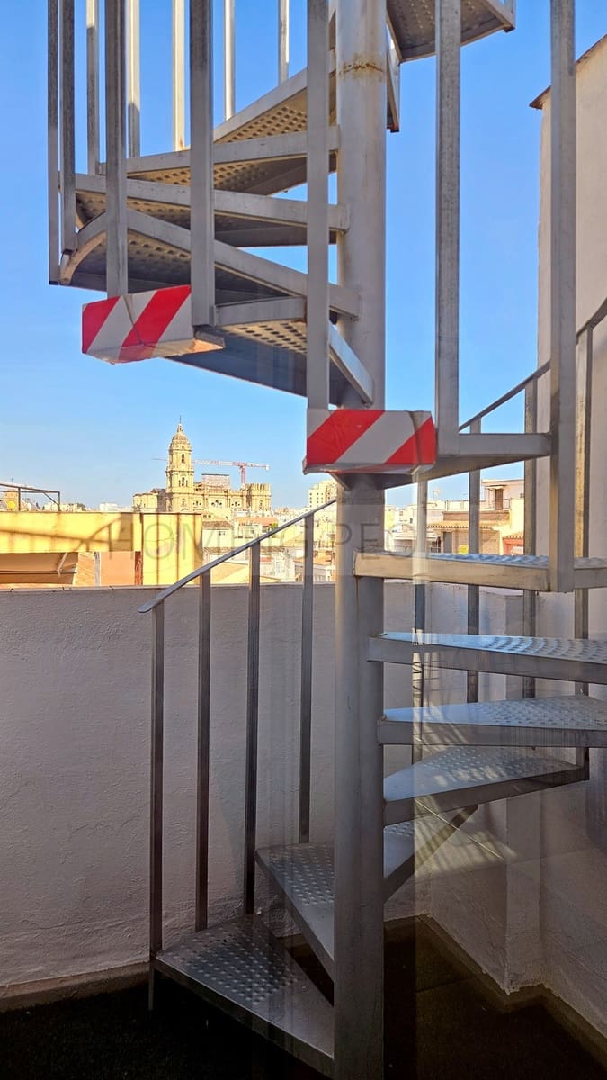 2 soverom Penthouse til leie i Malaga by - € 3 300 (Ref: 9877991)