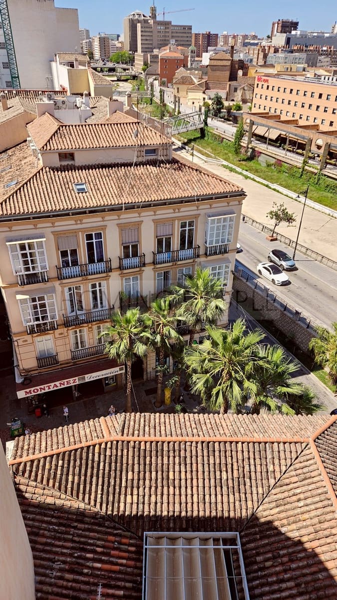 2 soverom Penthouse til leie i Malaga by - € 3 300 (Ref: 9877991)