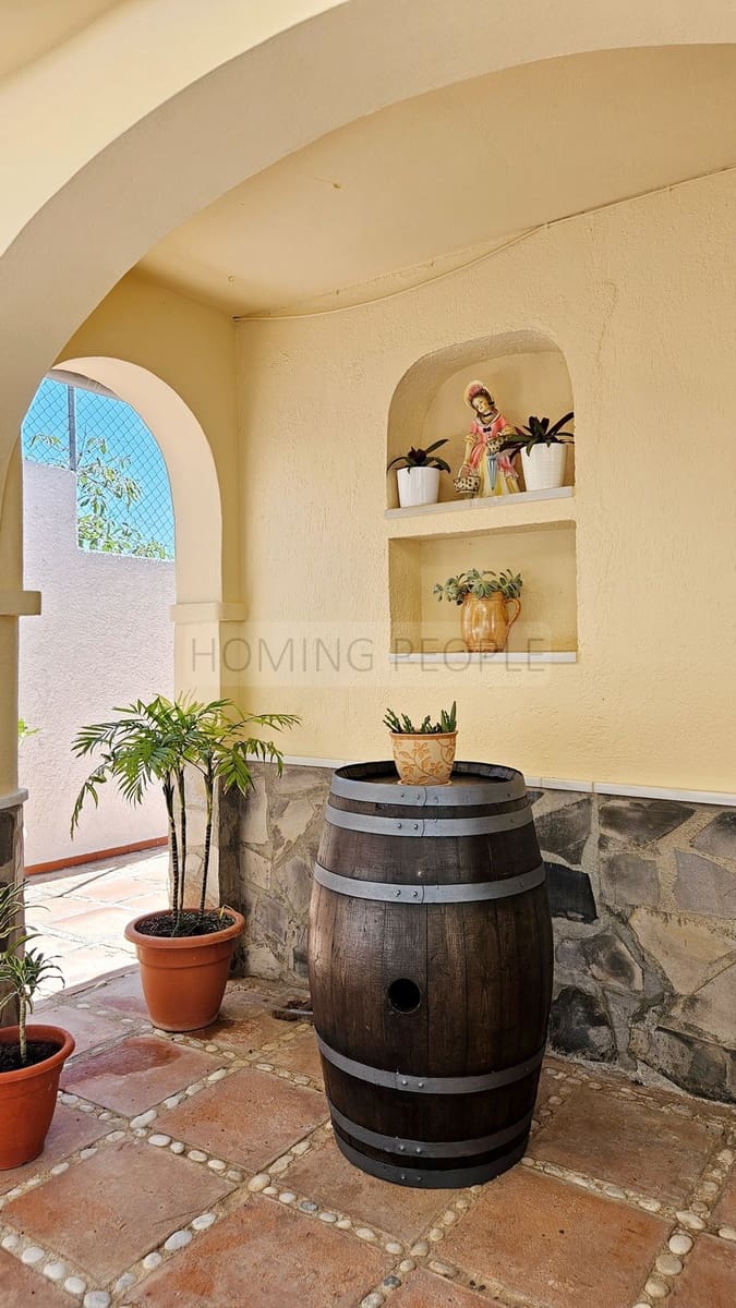 3 quarto Moradia para arrendar em Cotobro com piscina garagem - 1 900 € (Ref: 9928865)