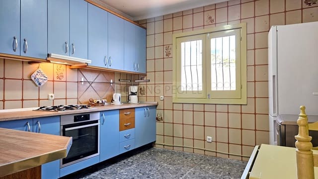 3 quarto Moradia para arrendar em Cotobro, Almuñécar com piscina garagem - 1 900 € (Ref: 9928865)