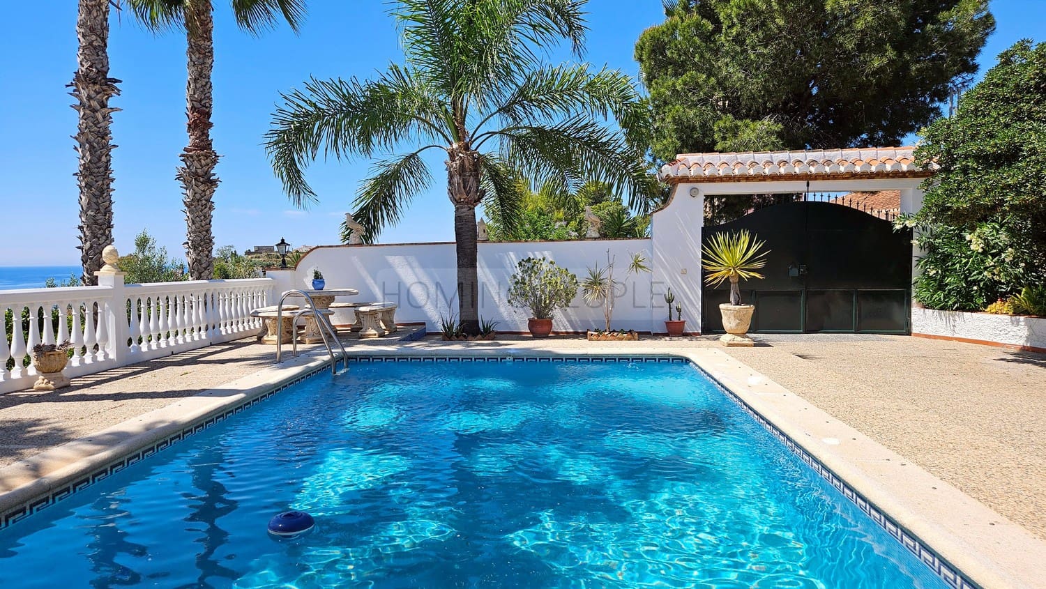 3 quarto Moradia para arrendar em Cotobro com piscina garagem - 1 900 € (Ref: 9928865)