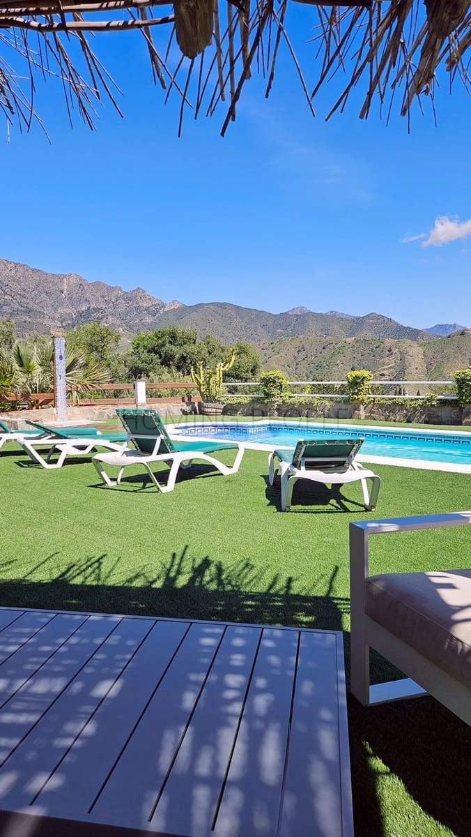 2 bedroom Finca/Country House for rent in Almunecar with pool garage - € 1,400 (Ref: 9937553)