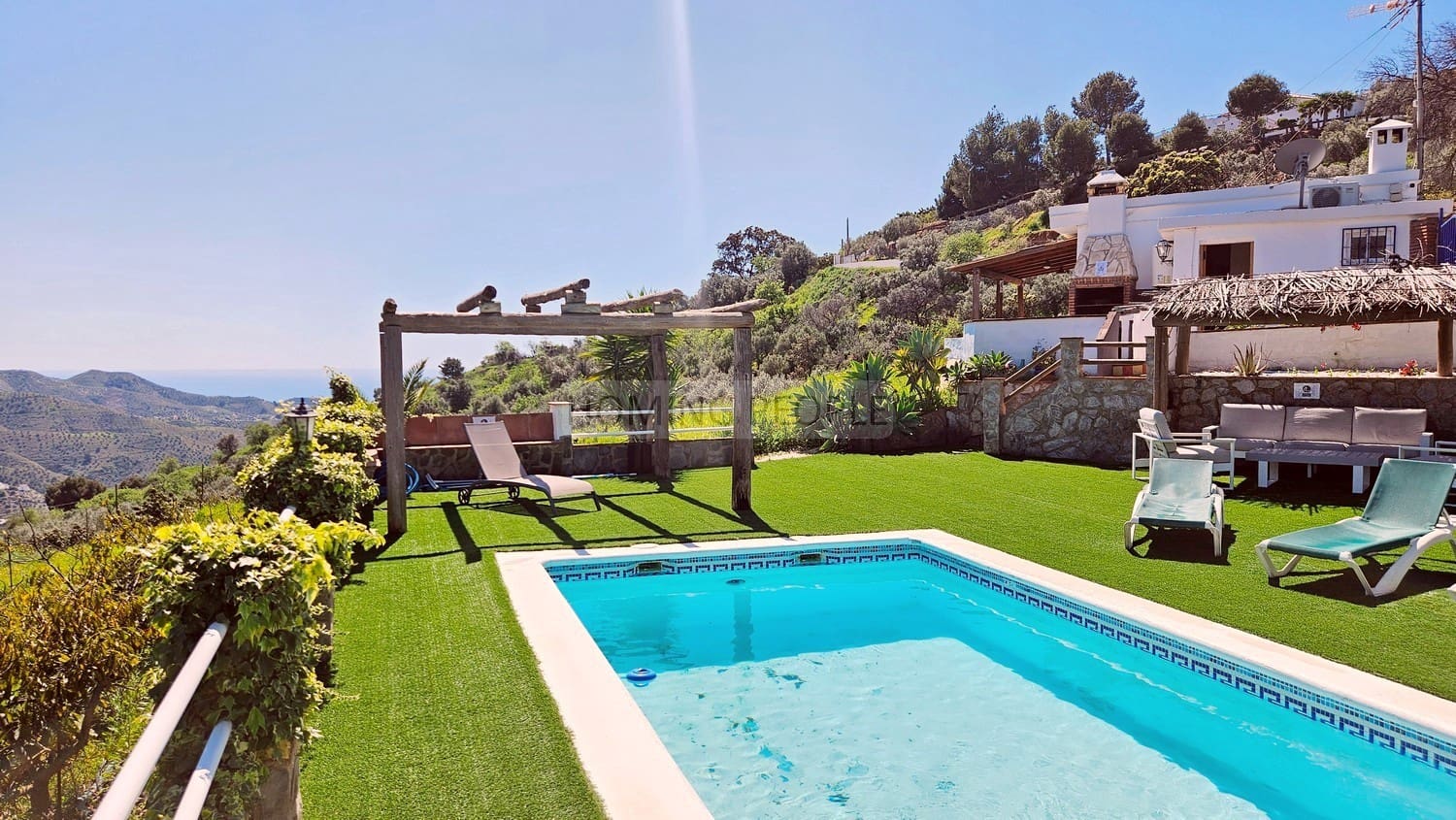 2 bedroom Finca/Country House for rent in Almunecar with pool garage - € 1,400 (Ref: 9937553)