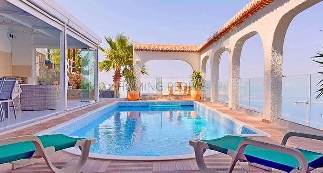 3 bedroom Villa for rent in Almuñécar with pool garage - € 4,900 (Ref: 9964943)