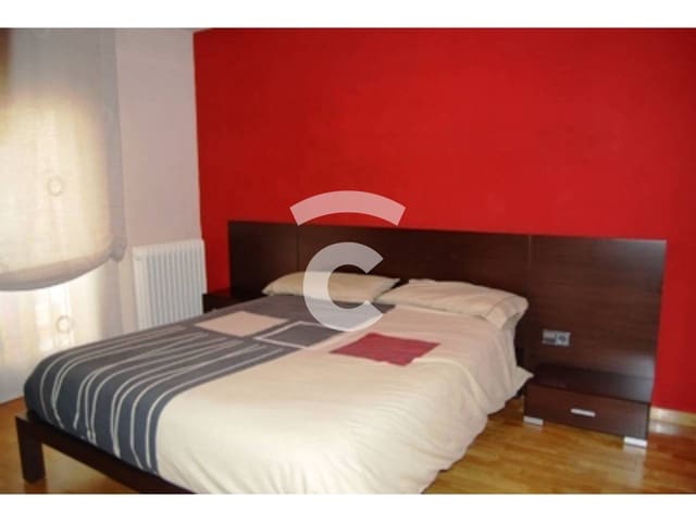 Appartement de 3 chambres à louer à Vic - 450 € (Ref: 10031351)
