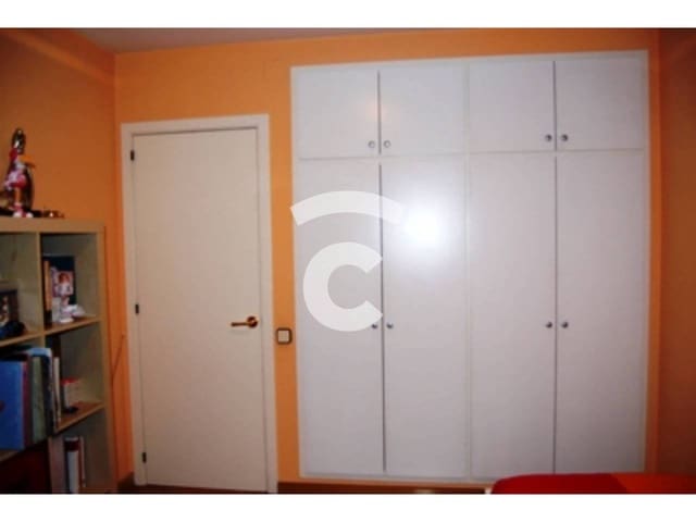 Appartement de 3 chambres à louer à Vic - 450 € (Ref: 10031351)