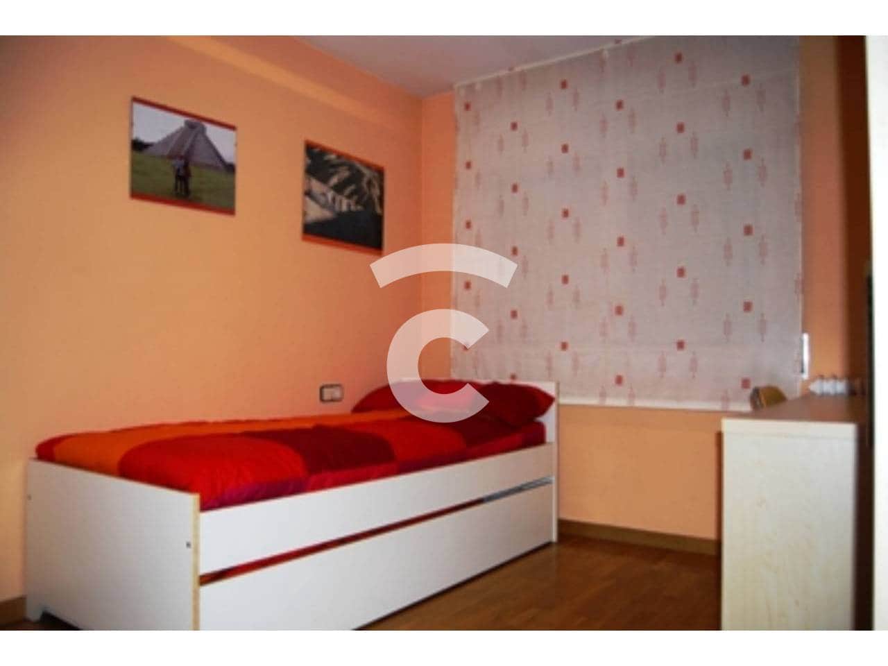 3 quarto Apartamento para arrendar em Vic com garagem - 450 € (Ref: 10031351)