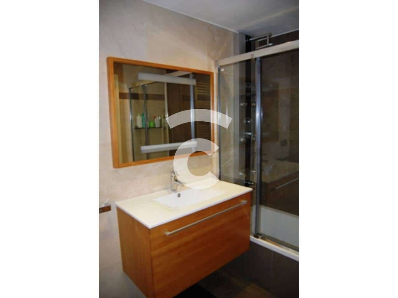 3 quarto Apartamento para arrendar em Vic com garagem - 450 € (Ref: 10031351)