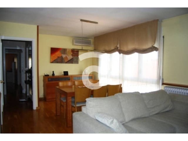 Appartement de 3 chambres à louer à Vic - 450 € (Ref: 10031351)