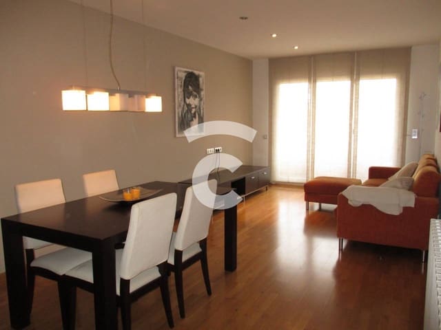 Appartement de 3 chambres à louer à Vic - 650 € (Ref: 10031352)