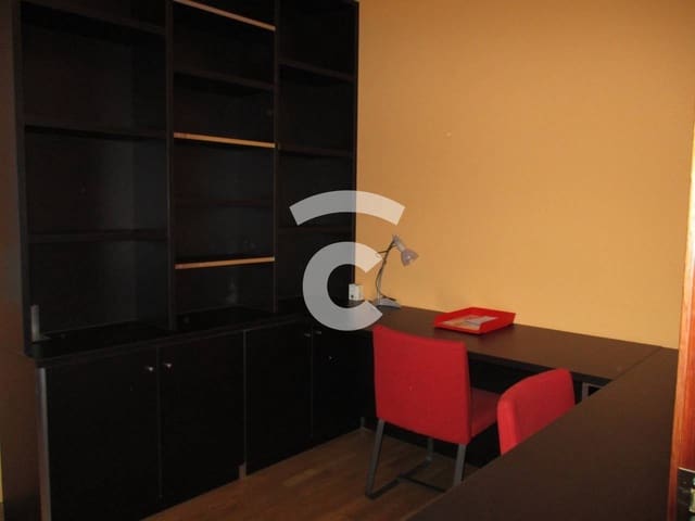 Appartement de 3 chambres à louer à Vic - 650 € (Ref: 10031352)