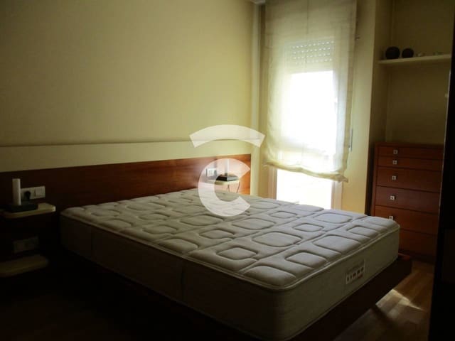 Appartement de 3 chambres à louer à Vic - 650 € (Ref: 10031352)