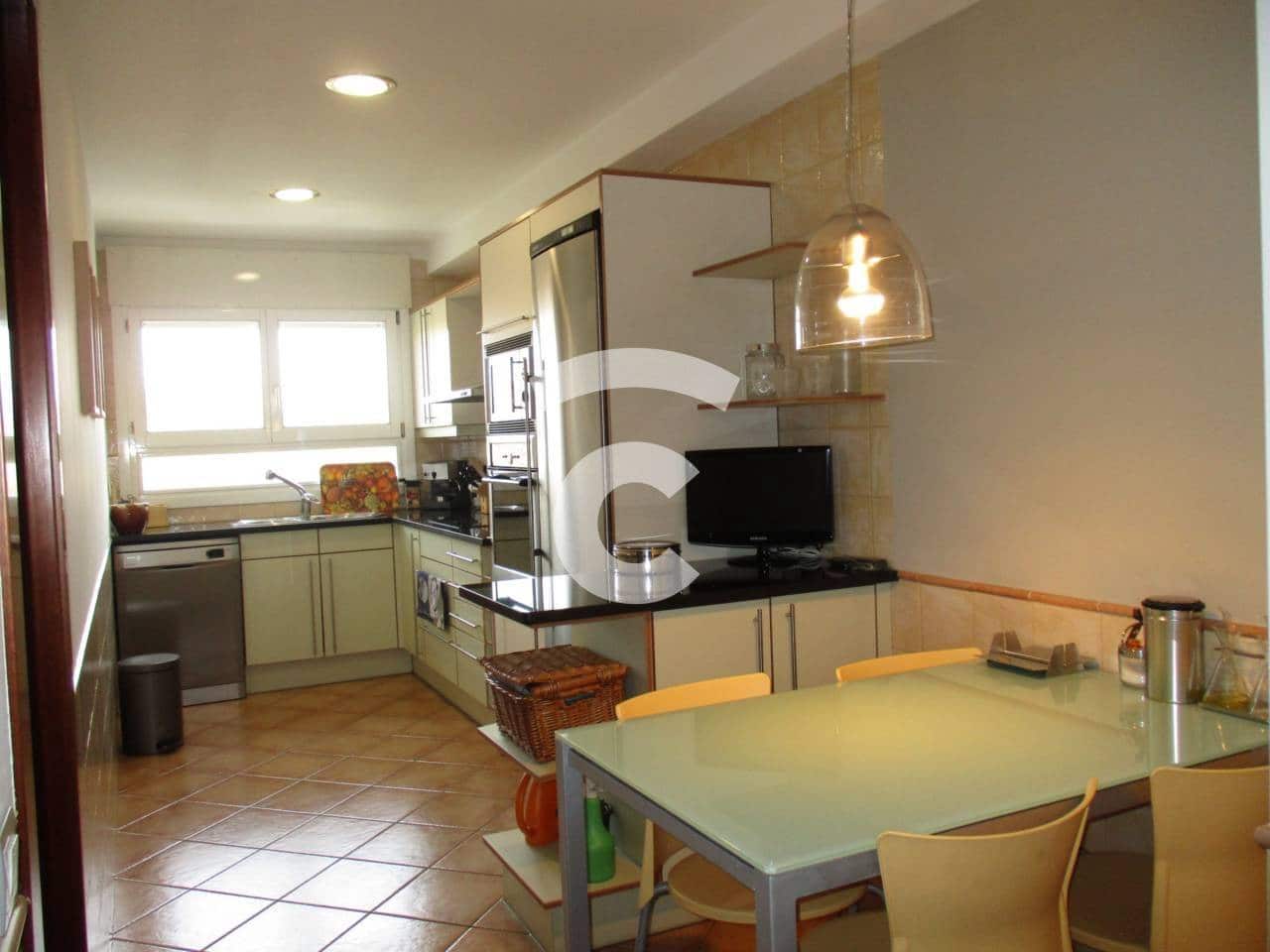 3 sovrum Lägenhet att hyra i Vic med garage - 650 € (Ref: 10031352)