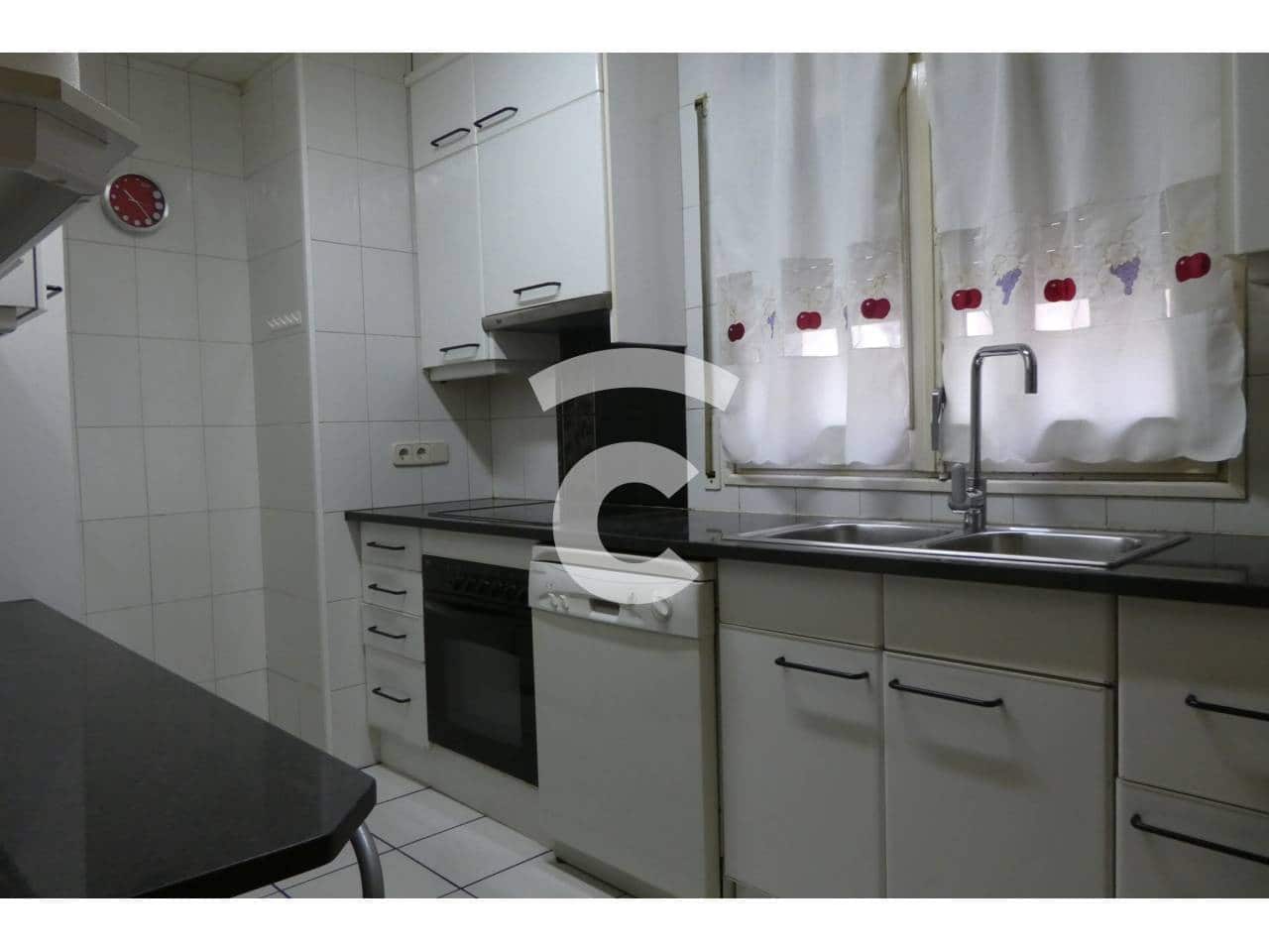 3 camera da letto Appartamento da affittare in Vic - 594 € (Rif: 10048655)