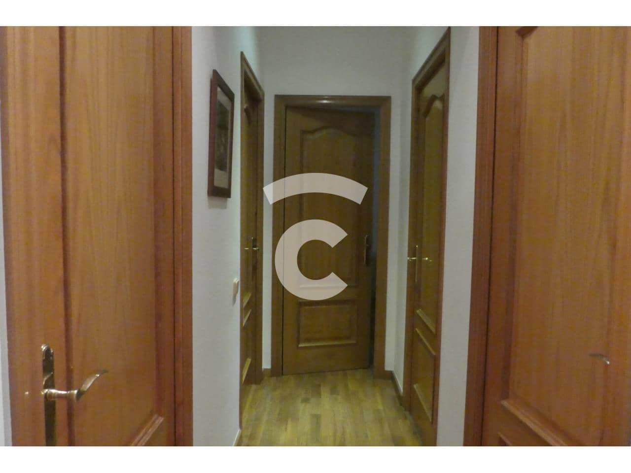 3 camera da letto Appartamento da affittare in Vic - 594 € (Rif: 10048655)