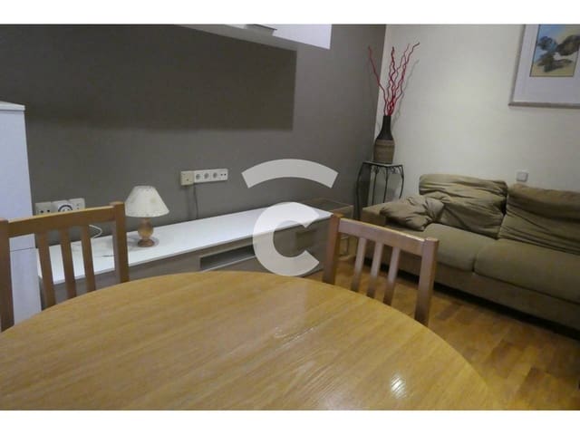 3 sypialnia Mieszkanie do wynajęcia w Vic - 594 € (Ref: 10048655)