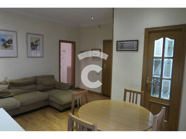 3 sypialnia Mieszkanie do wynajęcia w Vic - 594 € (Ref: 10048655)