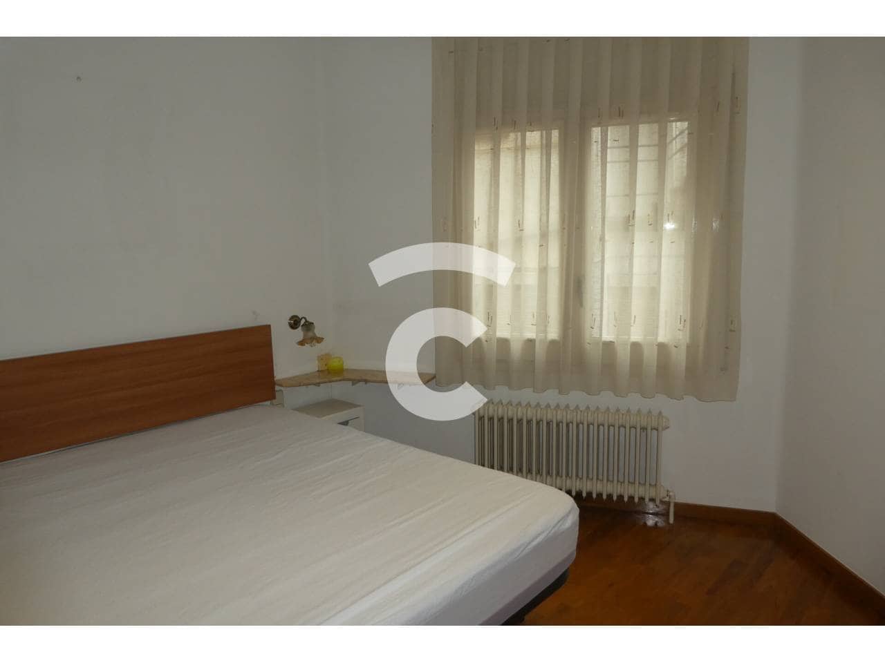 3 camera da letto Appartamento da affittare in Vic - 594 € (Rif: 10048655)