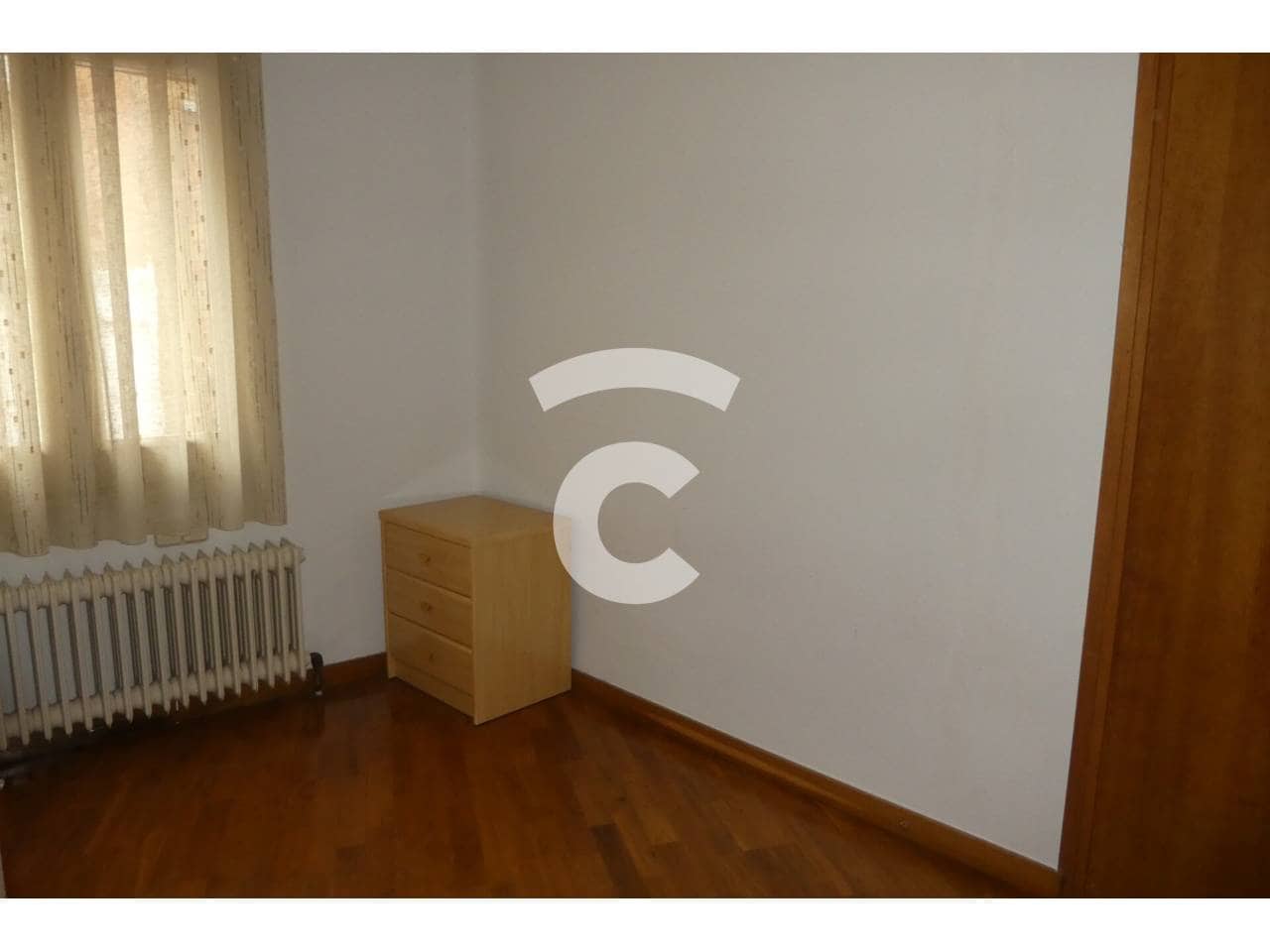 3 camera da letto Appartamento da affittare in Vic - 594 € (Rif: 10048655)