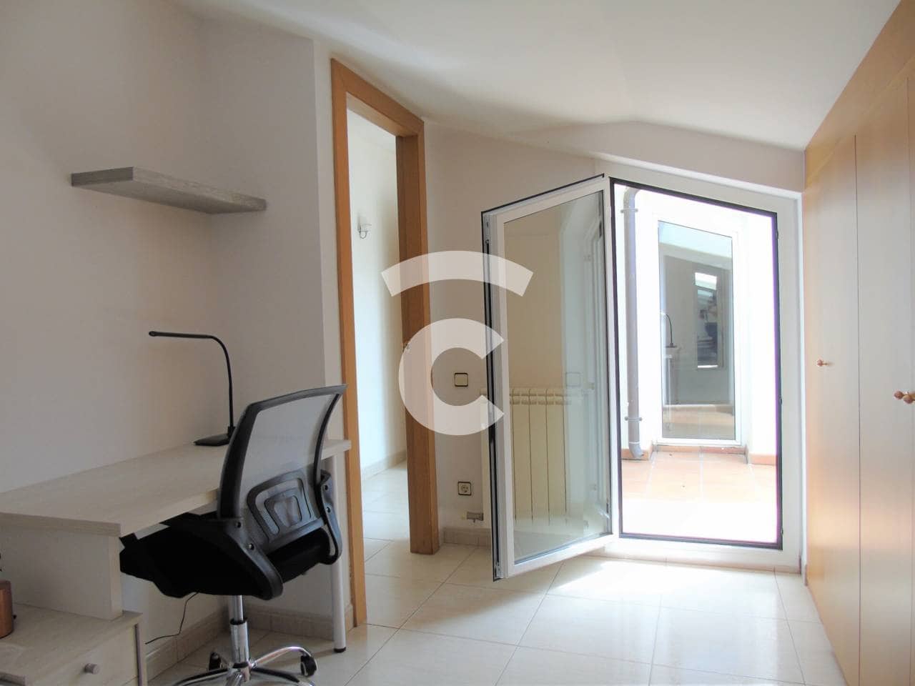 4 slaapkamer Appartement te huur in Vic - € 458 (Ref: 10048656)