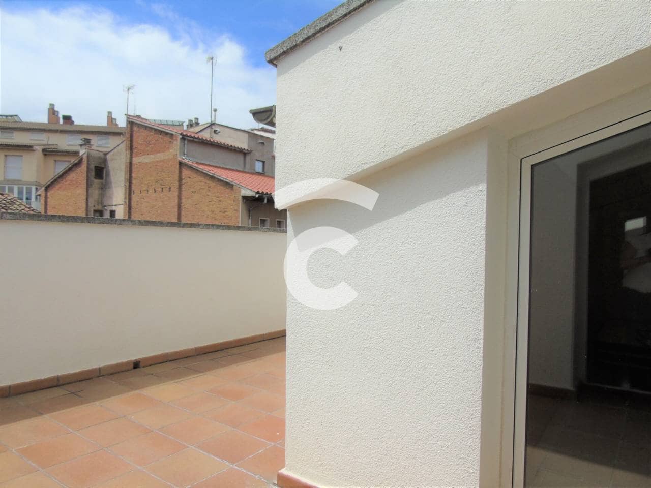 4 slaapkamer Appartement te huur in Vic - € 458 (Ref: 10048656)