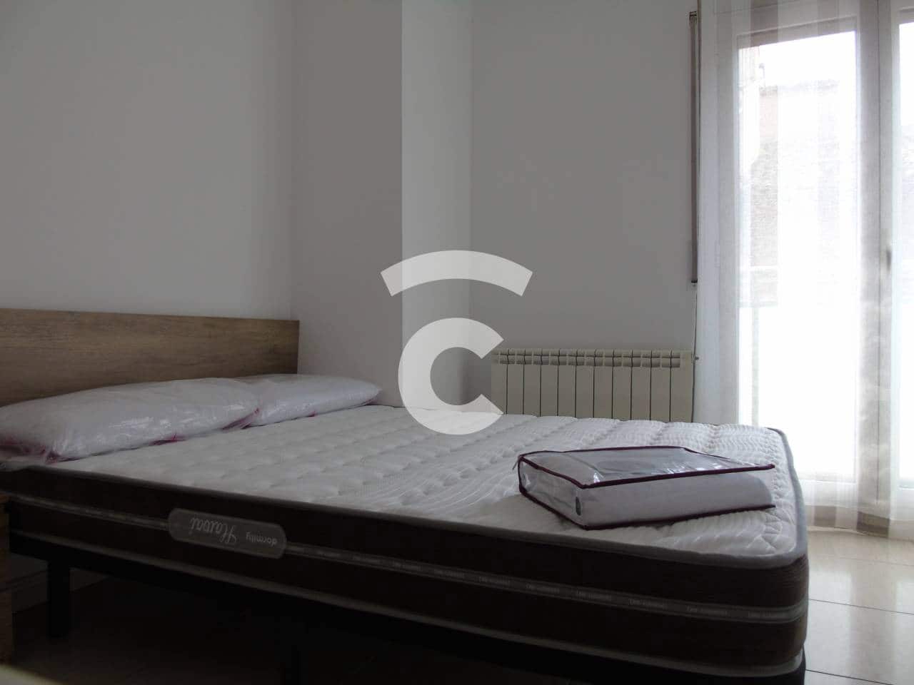 4 slaapkamer Appartement te huur in Vic - € 442 (Ref: 10048657)