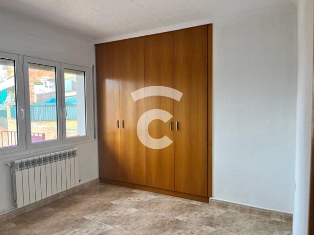 5 soveværelse Lejlighed til salg i Torelló - € 197.000 (Ref: 10085337)