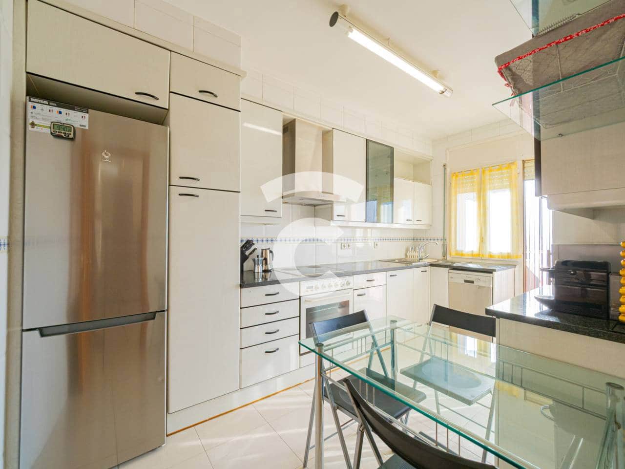 8 bedroom Townhouse for sale in Manlleu with garage - € 395,000 (Ref: 10170400)