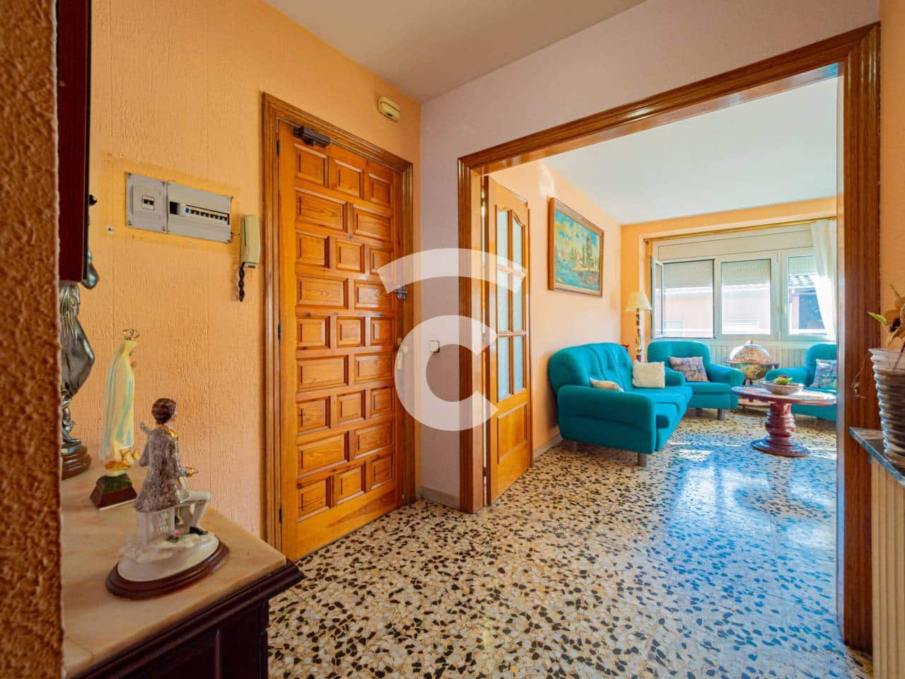 8 bedroom Townhouse for sale in Manlleu with garage - € 395,000 (Ref: 10170400)