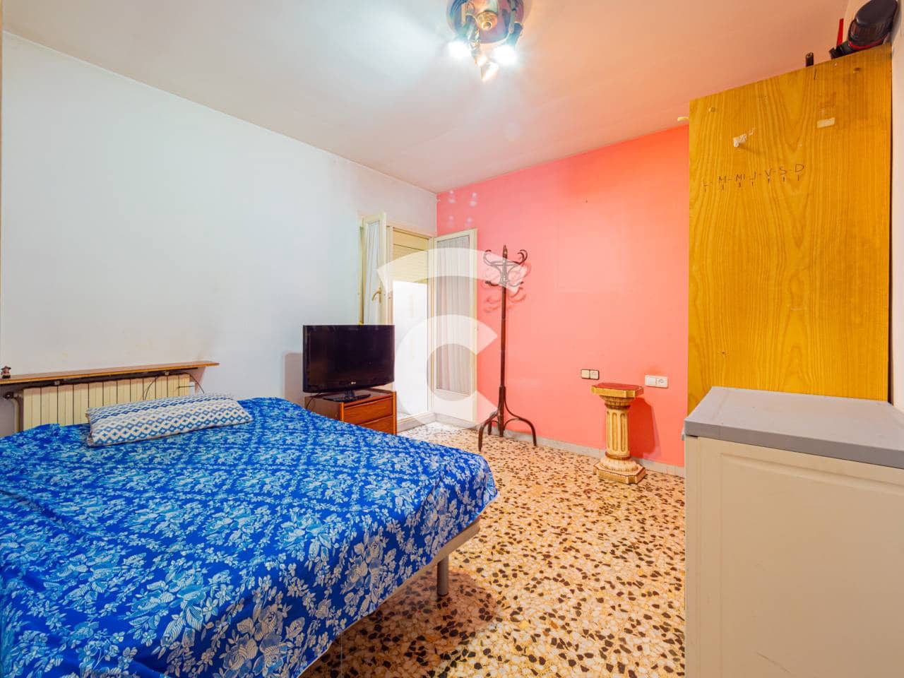 8 bedroom Townhouse for sale in Manlleu with garage - € 395,000 (Ref: 10170400)