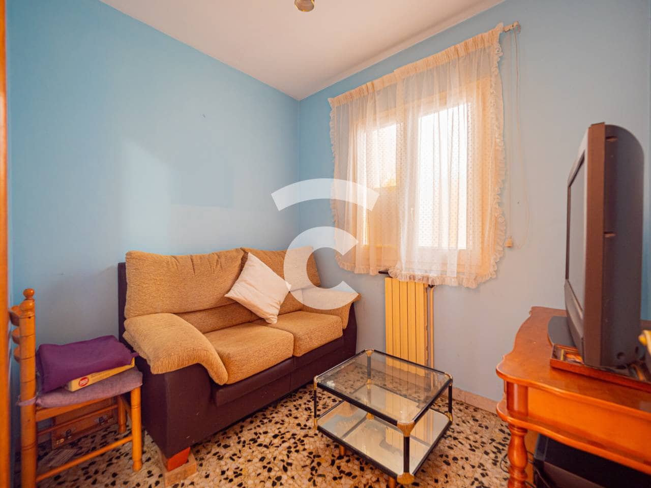 8 bedroom Townhouse for sale in Manlleu with garage - € 395,000 (Ref: 10170400)