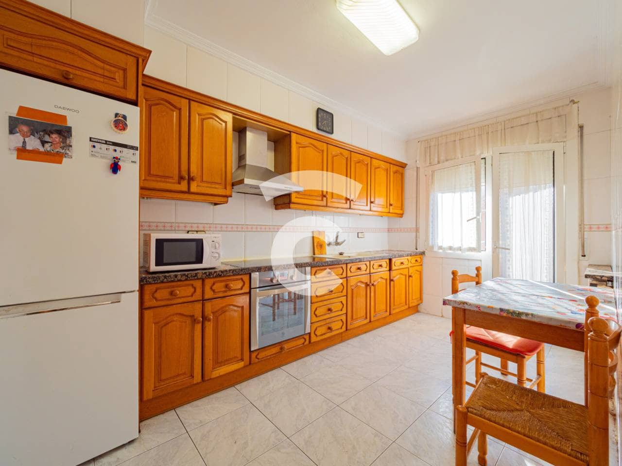 8 bedroom Townhouse for sale in Manlleu with garage - € 395,000 (Ref: 10170400)