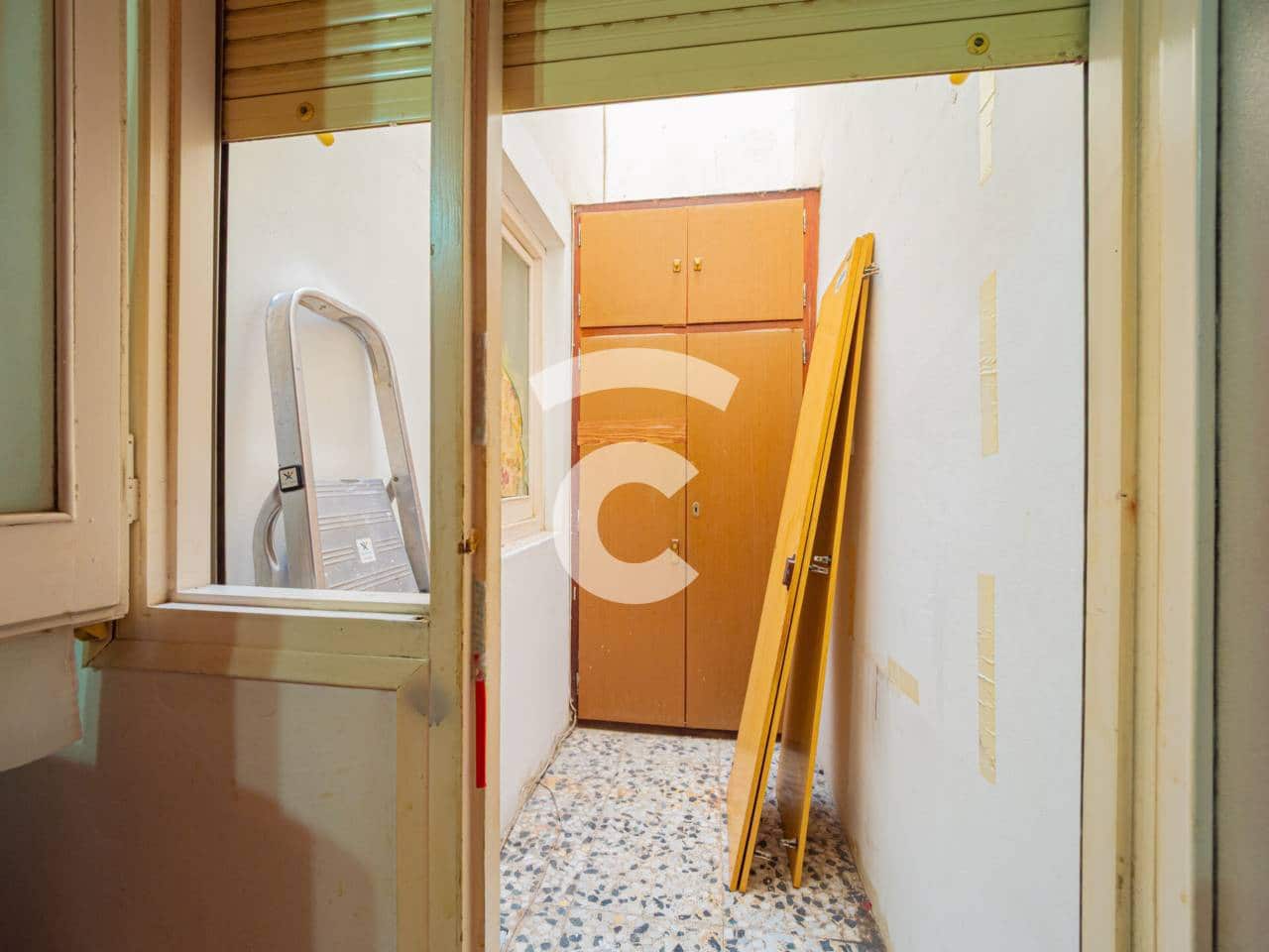 8 bedroom Townhouse for sale in Manlleu with garage - € 395,000 (Ref: 10170400)