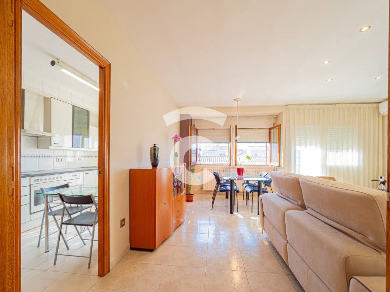 8 bedroom Townhouse for sale in Manlleu with garage - € 395,000 (Ref: 10170400)