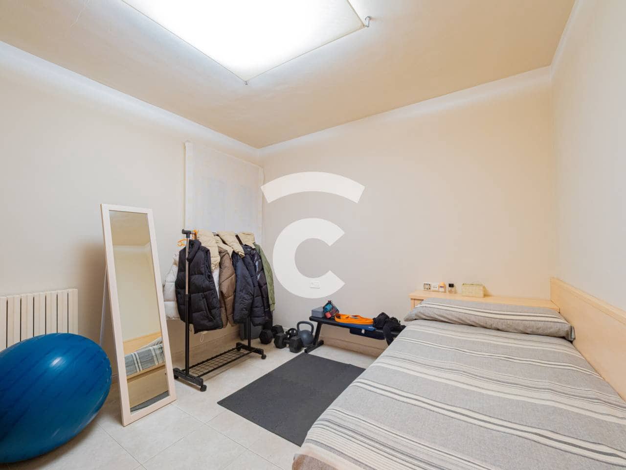 8 bedroom Townhouse for sale in Manlleu with garage - € 395,000 (Ref: 10170400)
