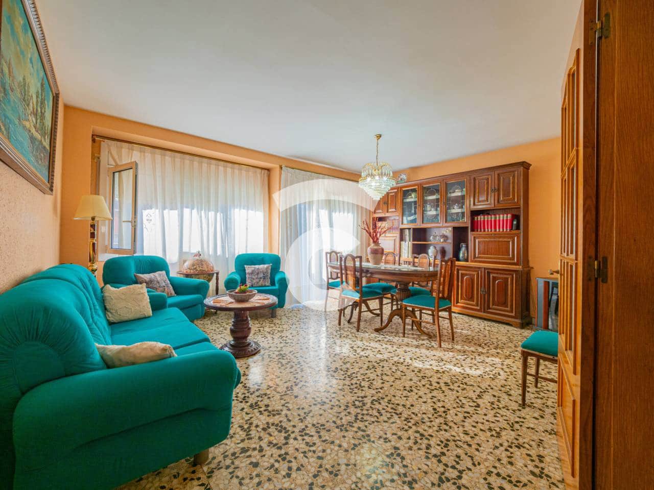 8 bedroom Townhouse for sale in Manlleu with garage - € 395,000 (Ref: 10170400)