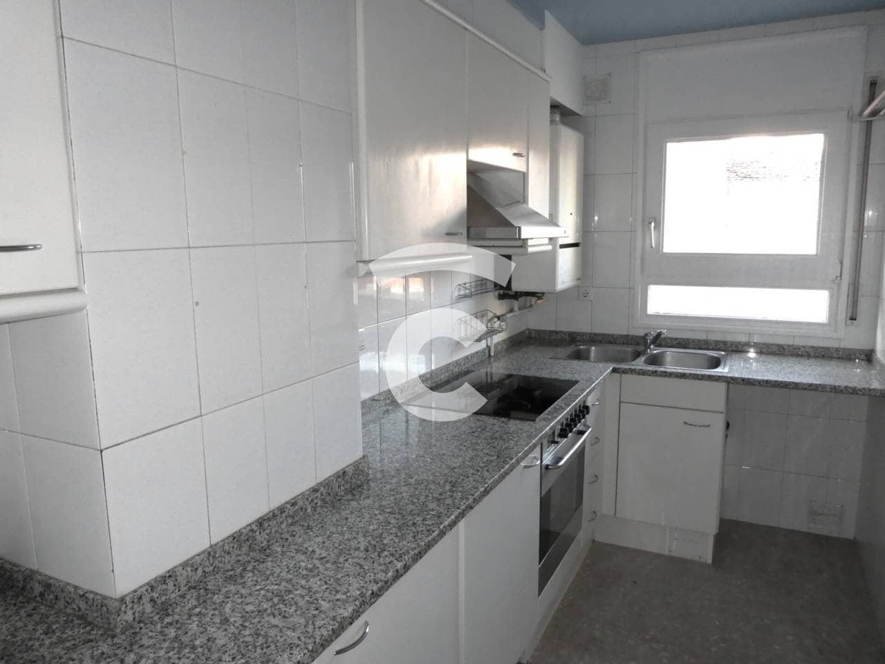 2 bedroom Flat for sale in Vic with garage - € 199,500 (Ref: 8534648)