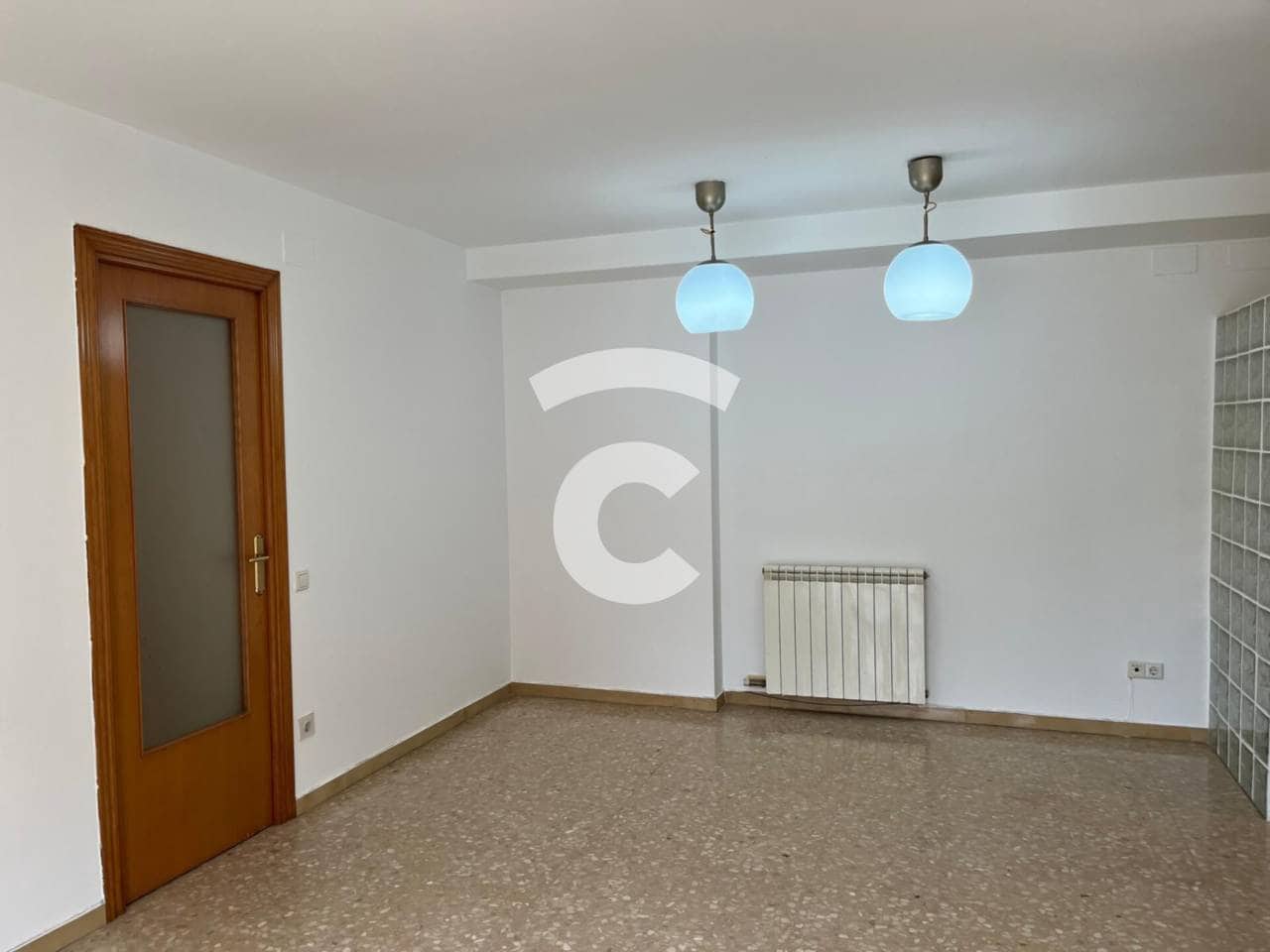 2 bedroom Flat for sale in Vic with garage - € 215,000 (Ref: 8534648)